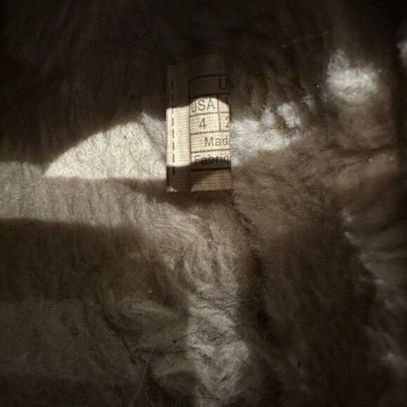 Ugg slip on shoes size 4 youth - Picture 2 of 5